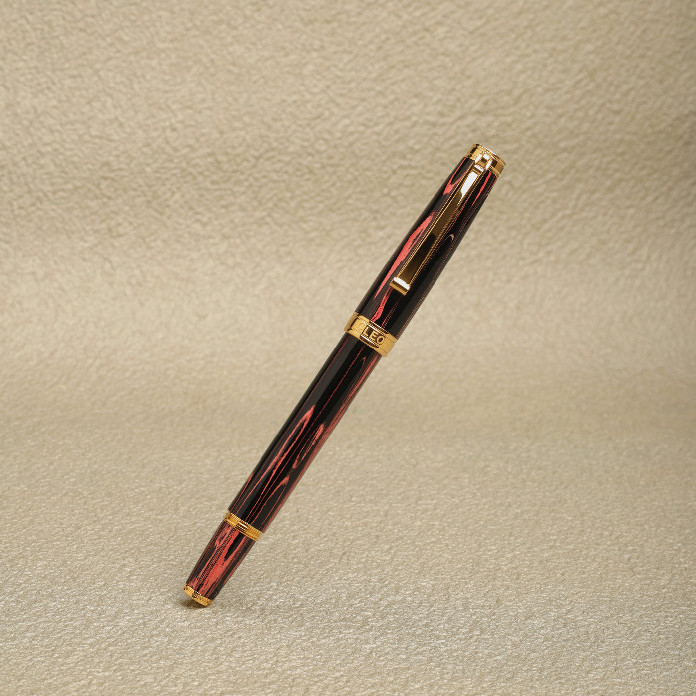 Cleo Skribent | Fountain Ink Pen | Ebonite | Vesuvius