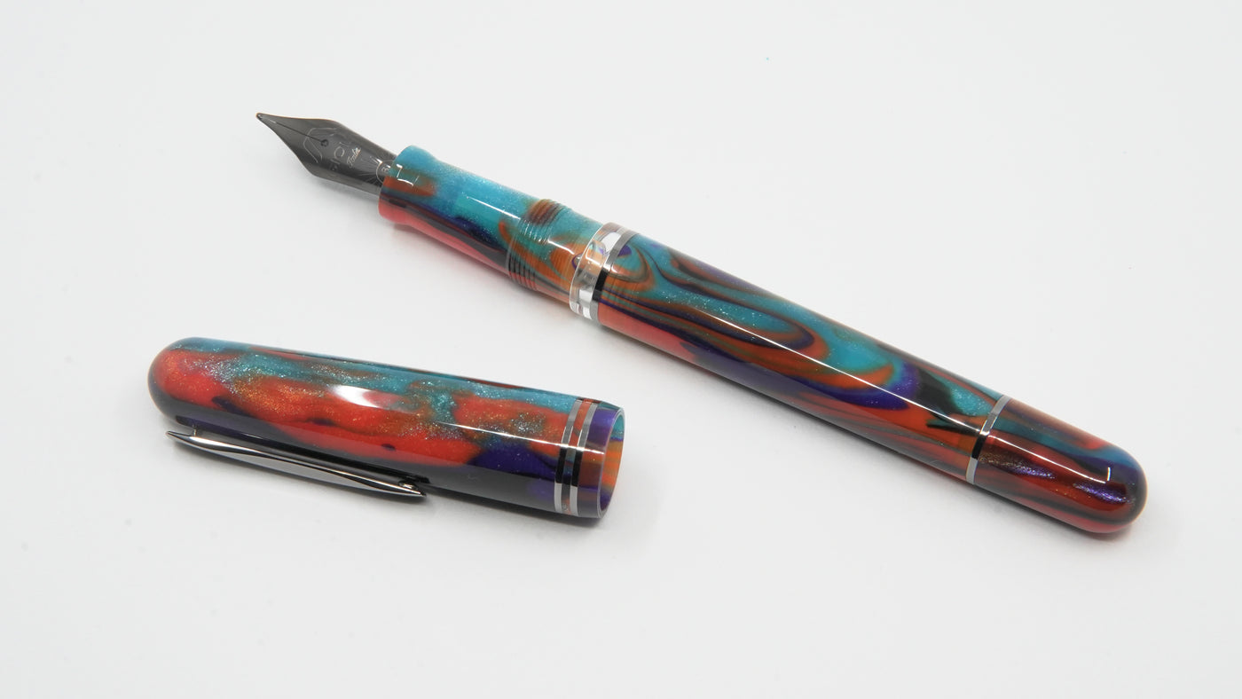 Gioia | Metis Fountain Pen | Iride Black | Medium Nib