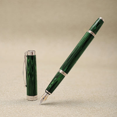 Cleo Skribent | Fountain Pen | Ebonite | Green