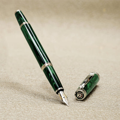 Cleo Skribent | Fountain Pen | Ebonite | Green