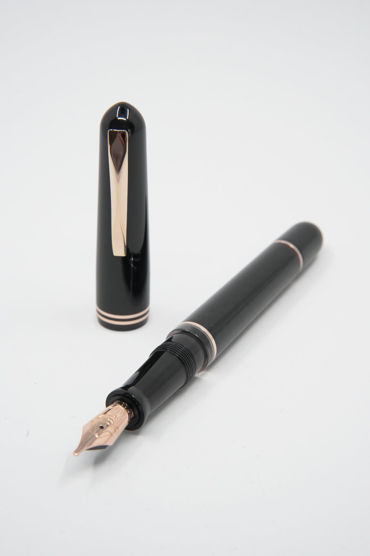 GIOIA | Metis | Fountain Pen | Classic | Black | Rose Gold