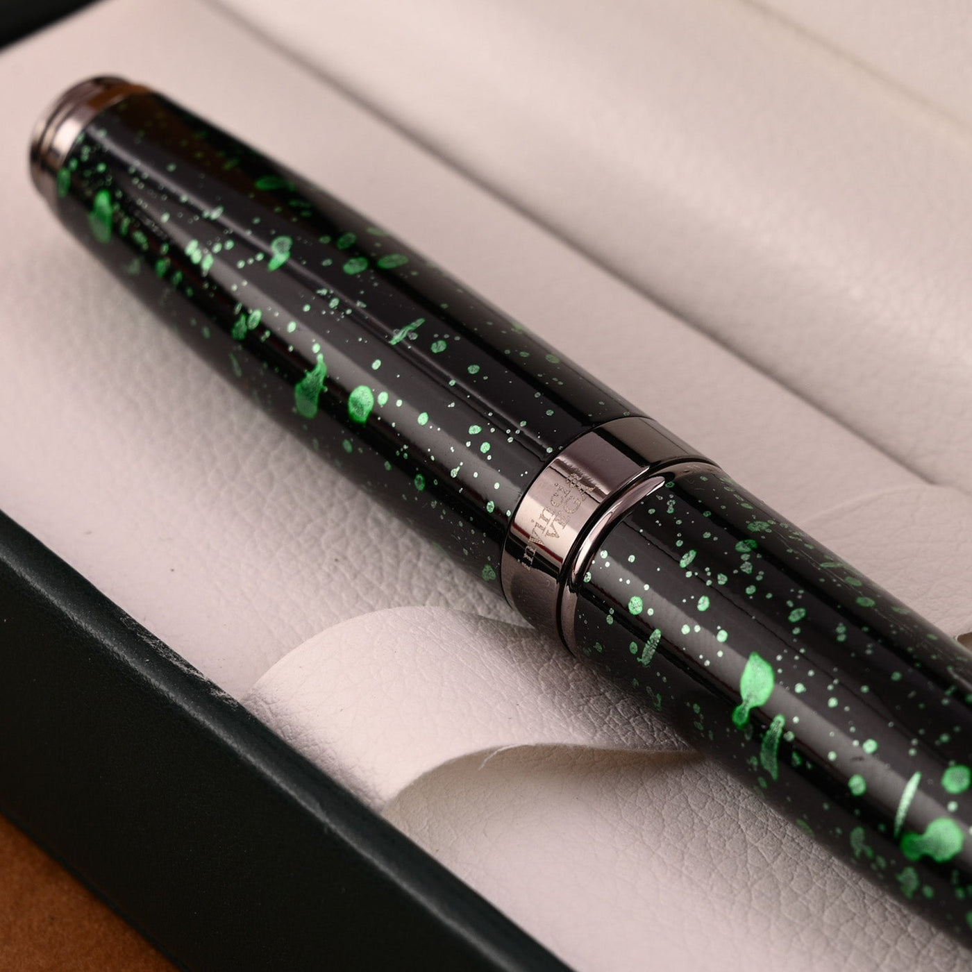 Monteverde Invincia Vega Fountain Pen - Starlight Green - penpencilink