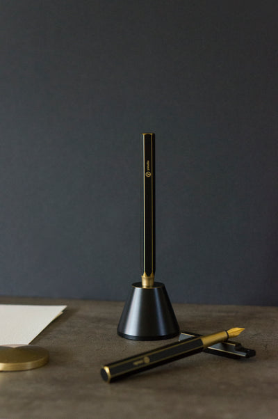 Ystudio, Desk Fountain Pen - Classic Revolve Brassing Black.
